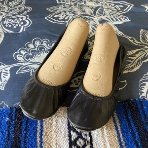 Leather Storehouse Flats